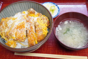 【 ますや食堂 】人気No1.のカツ丼を頂く。高岡で愛され続ける大人気食堂。