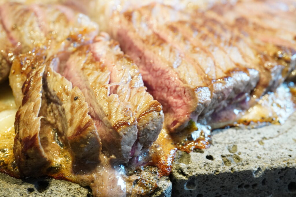 【 ステーキ贅 】の肉祭りに行ってイチボステーキ600gに挑戦してきた。